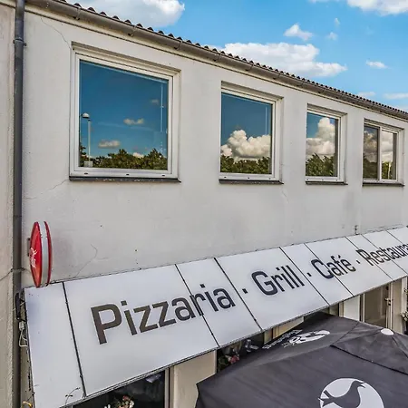 2 Bedroom Amazing In Appartamento